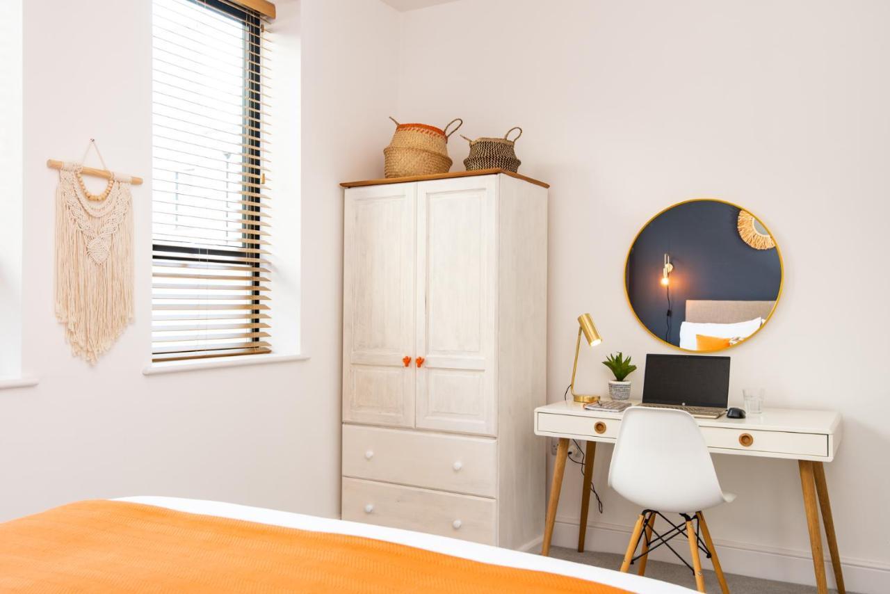 Stunning 2 Bed Apartment Sea Views And Parking Worthing Eksteriør bilde