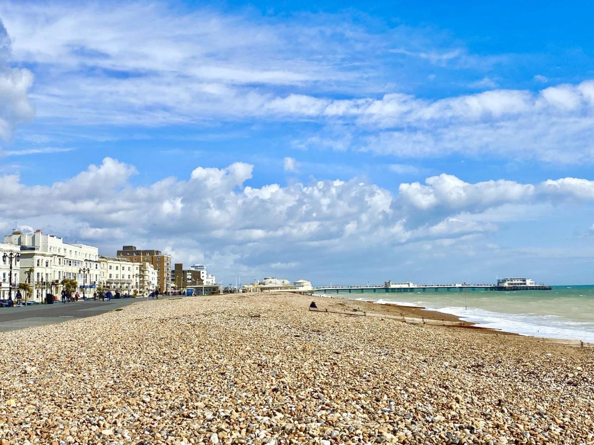 Stunning 2 Bed Apartment Sea Views And Parking Worthing Eksteriør bilde