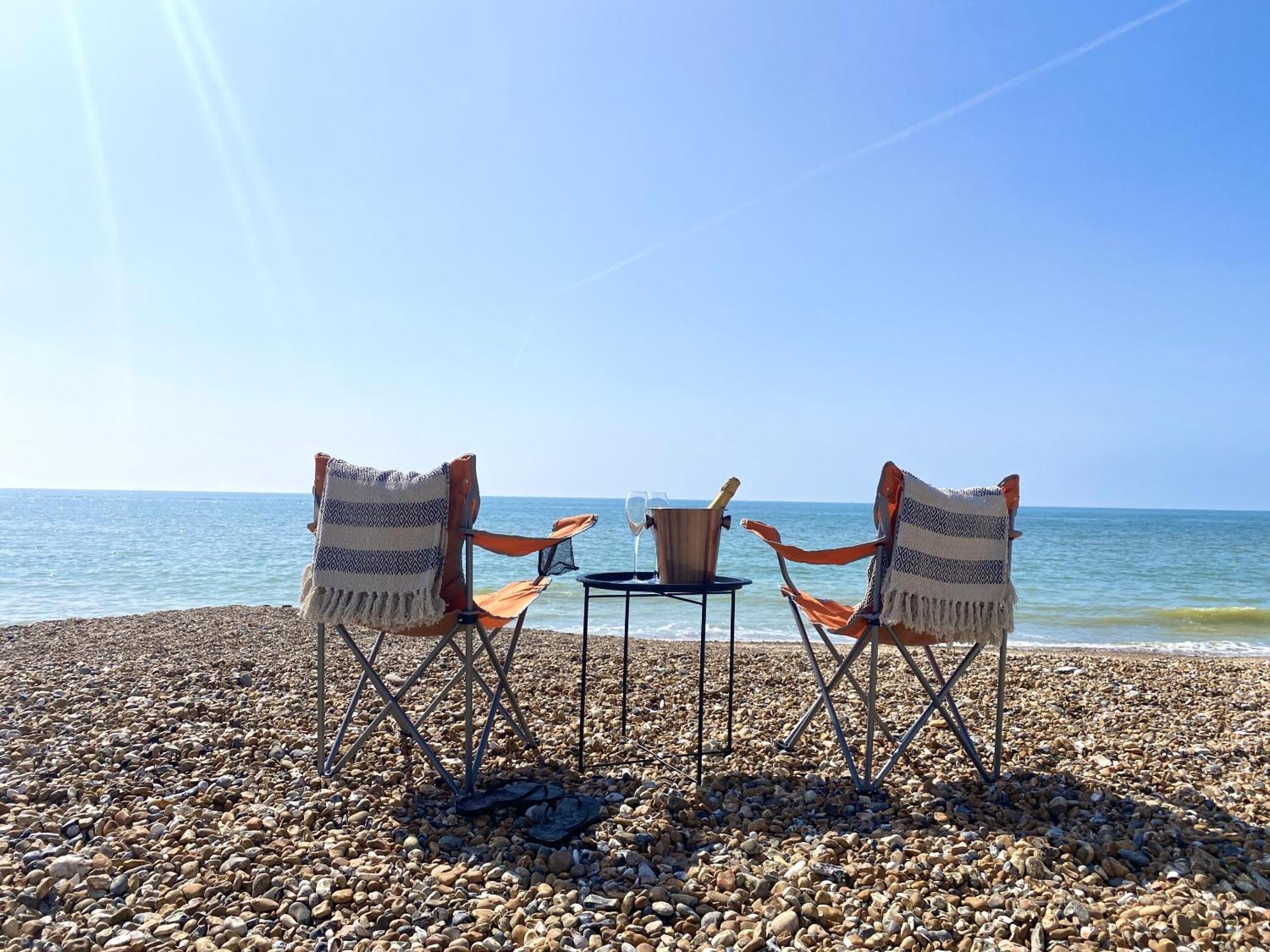 Stunning 2 Bed Apartment Sea Views And Parking Worthing Eksteriør bilde