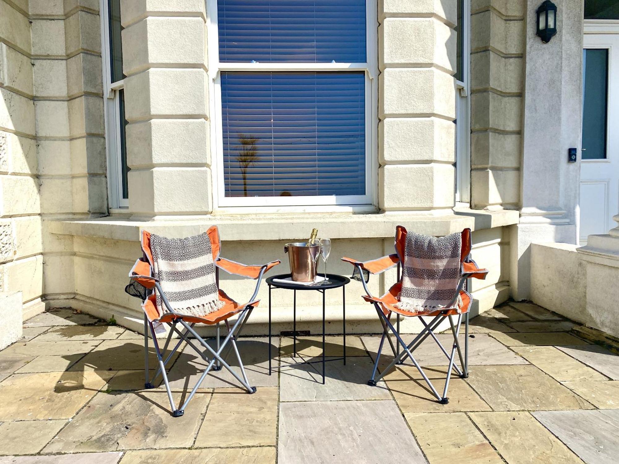 Stunning 2 Bed Apartment Sea Views And Parking Worthing Eksteriør bilde